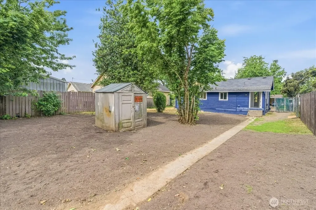 1116 9th Avenue Longview WA 98632