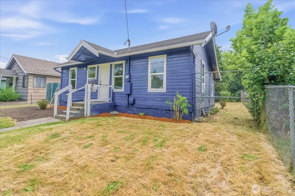 1116 9th Avenue Longview WA 98632