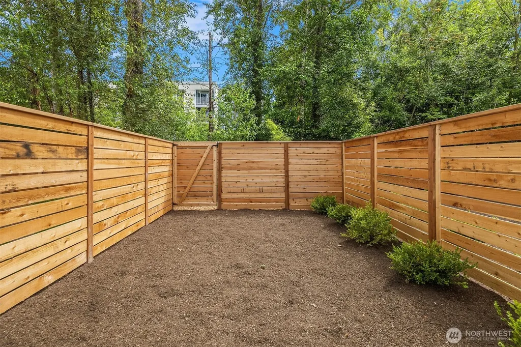 1518 Hollow Dale Place Everett WA 98204