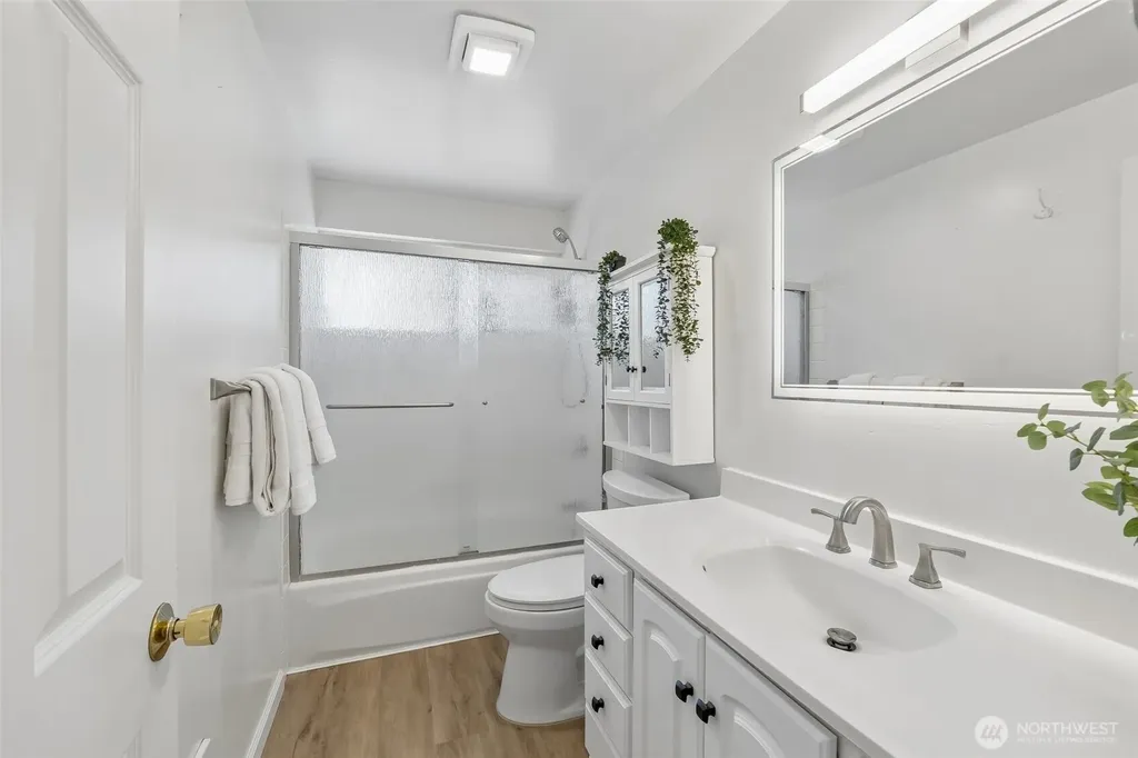 5023 236th Place SE Woodinville WA 98072