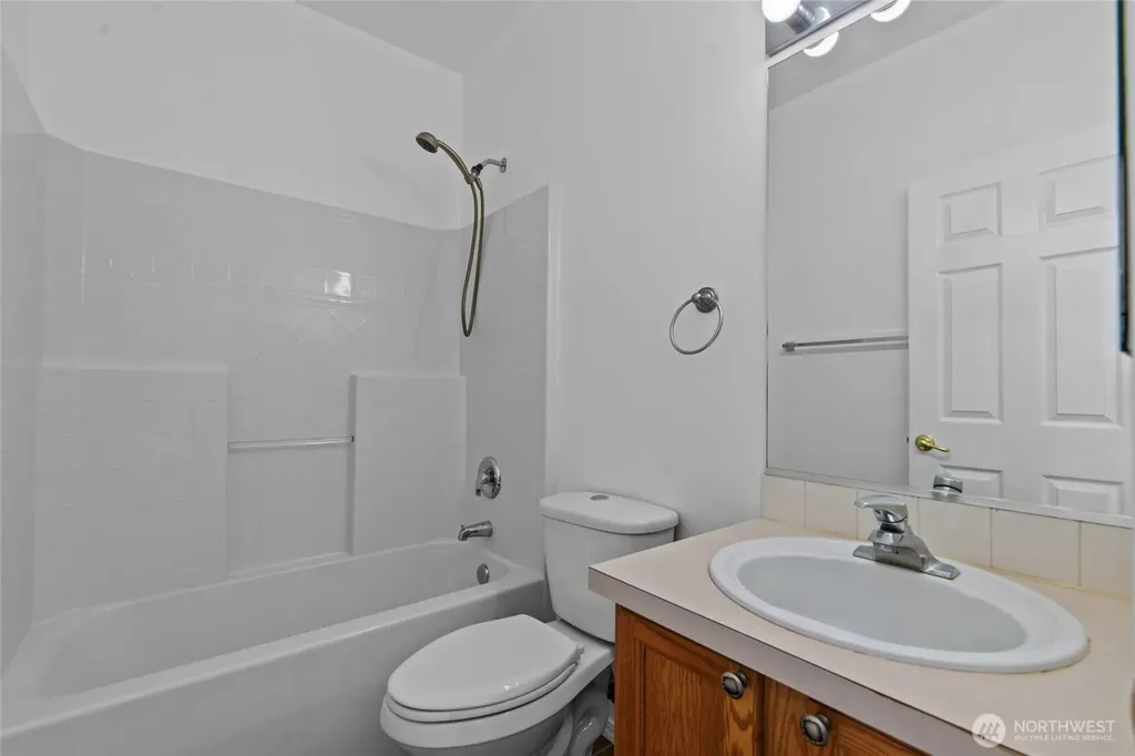17706 90th Avenue E Puyallup WA 98375