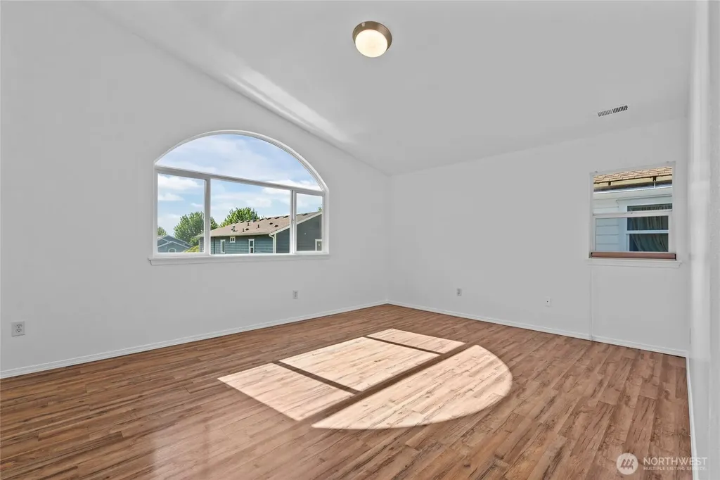 17706 90th Avenue E Puyallup WA 98375
