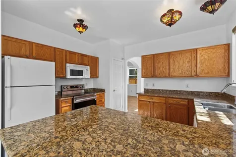 17706 90th Avenue E Puyallup WA 98375