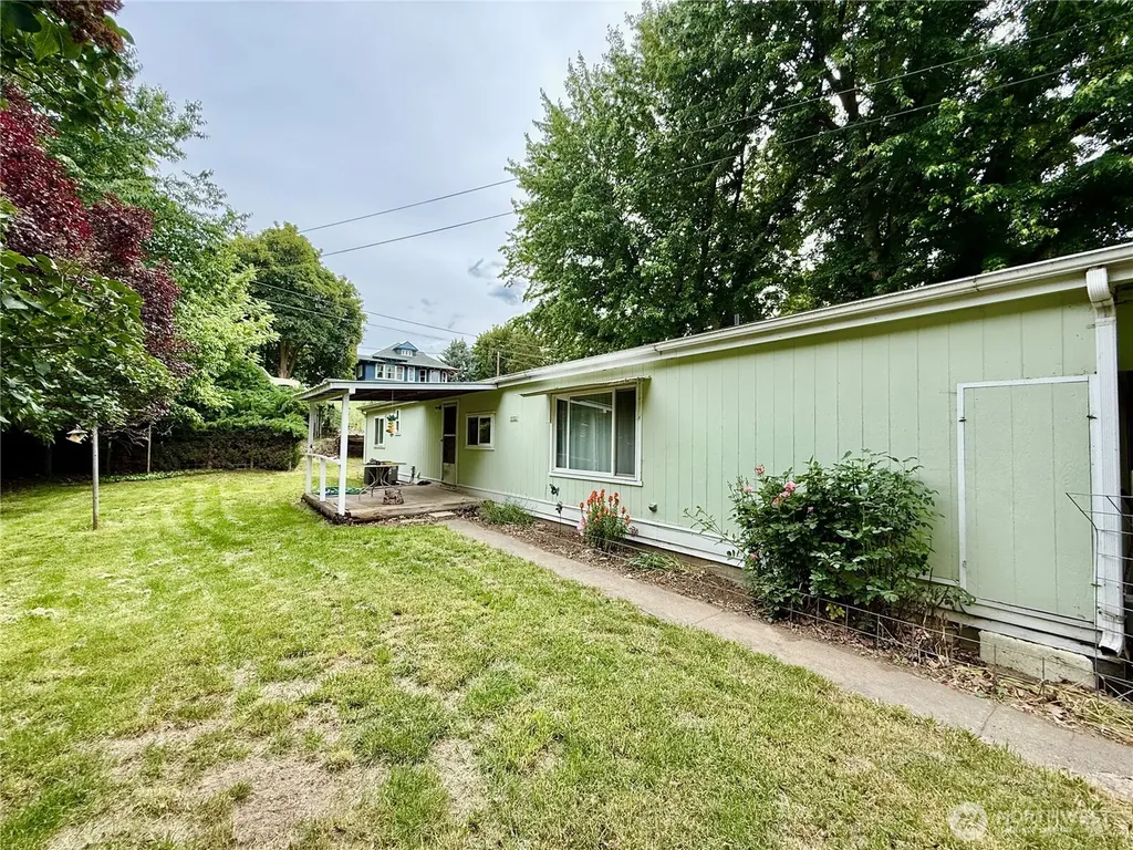 321 Bruce Street Waitsburg WA 99361