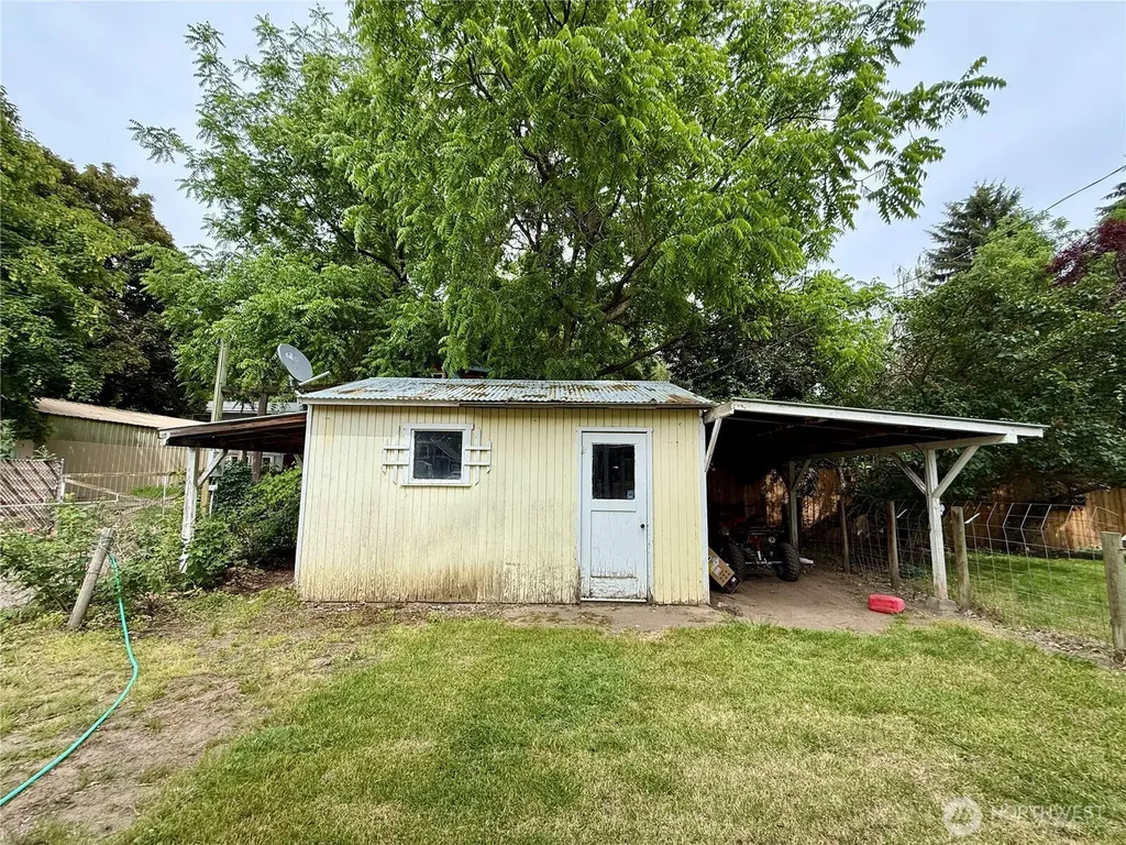 321 Bruce Street Waitsburg WA 99361