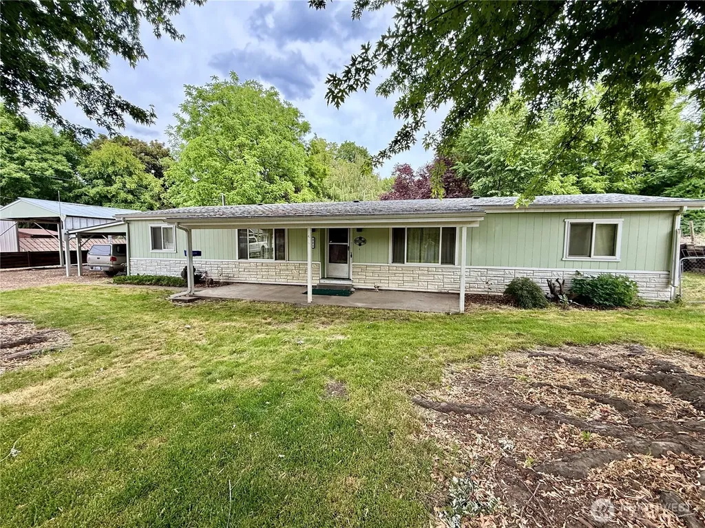 321 Bruce Street Waitsburg WA 99361