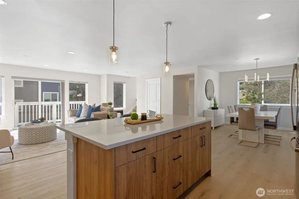8025 177th Place NE Kenmore WA 98028