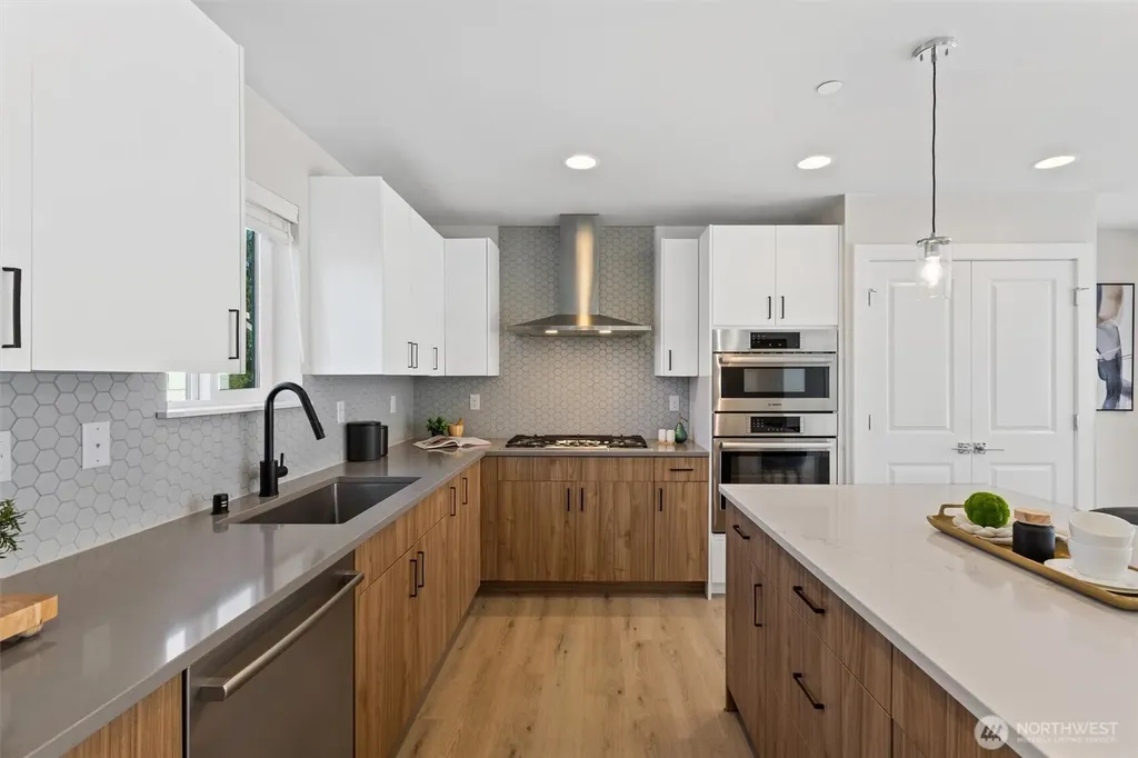 8025 177th Place NE Kenmore WA 98028