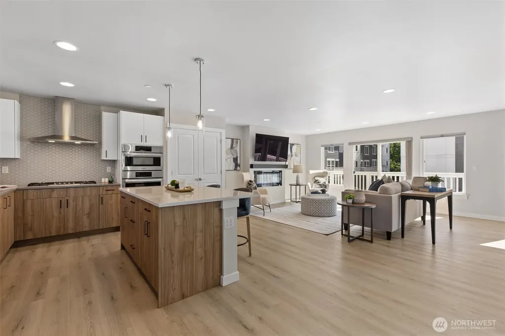 8025 177th Place NE Kenmore WA 98028