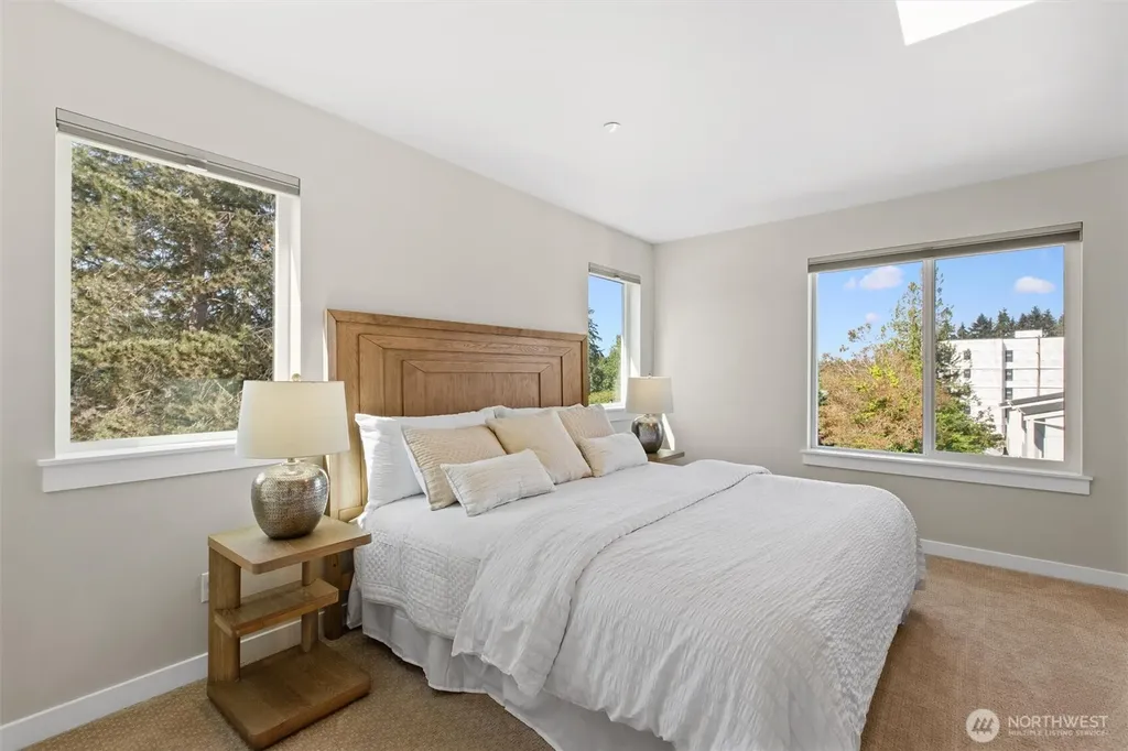 8025 177th Place NE Kenmore WA 98028