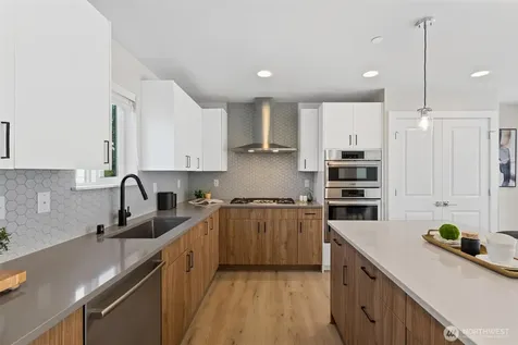 8025 177th Place NE Kenmore WA 98028