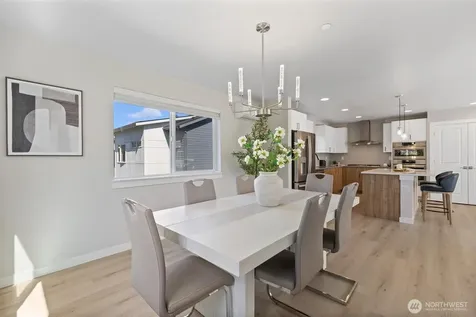8025 177th Place NE Kenmore WA 98028
