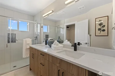 8025 177th Place NE Kenmore WA 98028