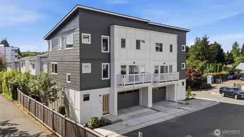 8025 177th Place NE Kenmore WA 98028