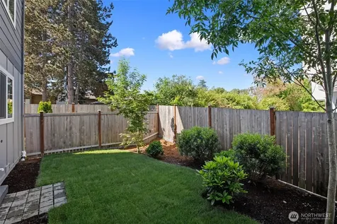 8025 177th Place NE Kenmore WA 98028