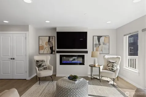 8025 177th Place NE Kenmore WA 98028