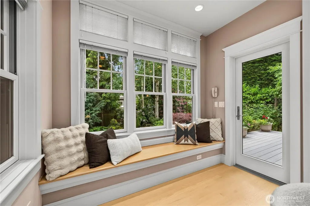 3019 61st Avenue SE Mercer Island WA 98040