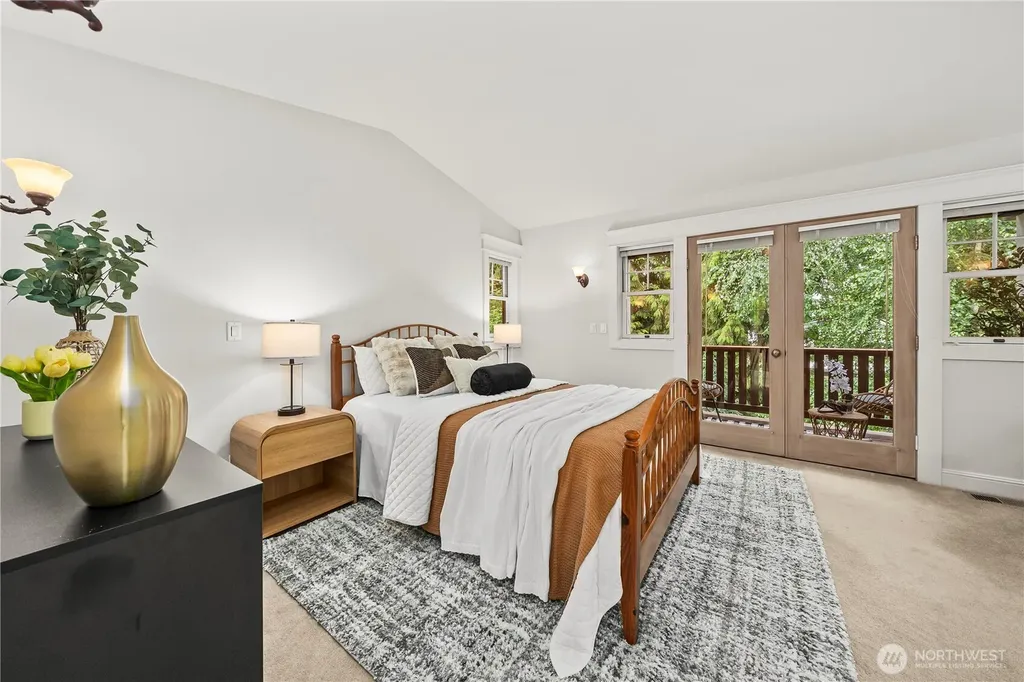 3019 61st Avenue SE Mercer Island WA 98040