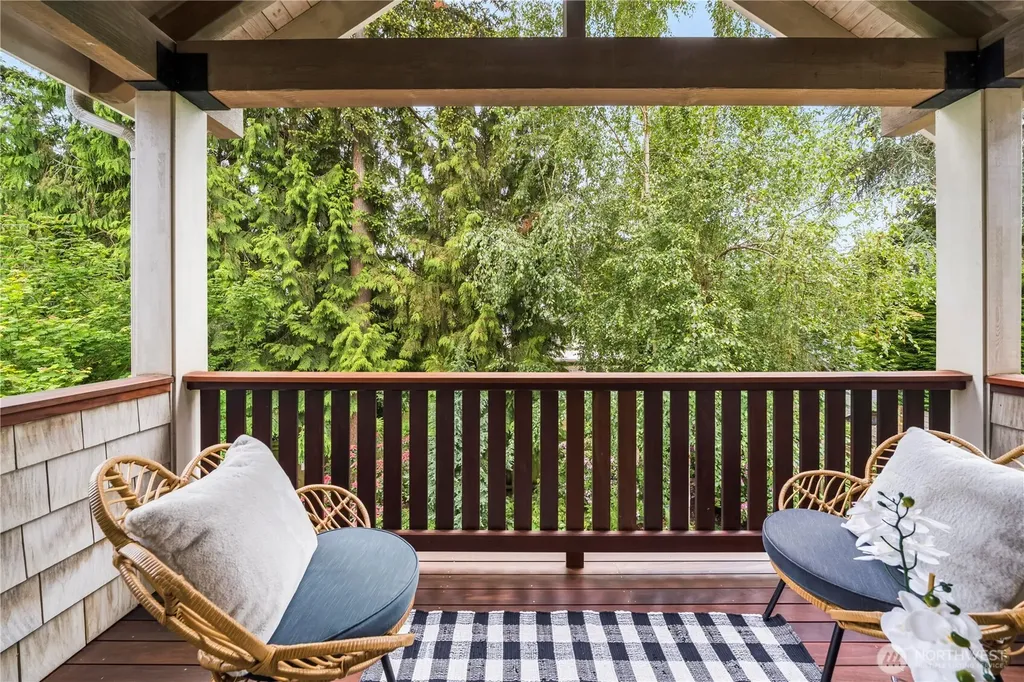 3019 61st Avenue SE Mercer Island WA 98040