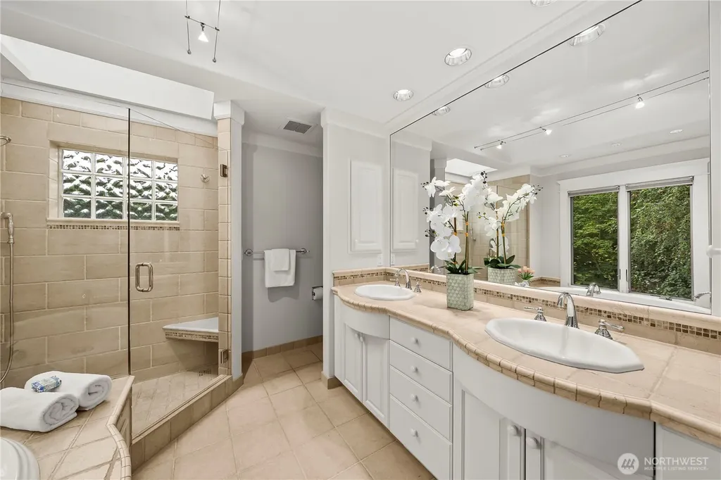 3019 61st Avenue SE Mercer Island WA 98040