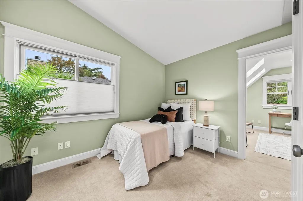 3019 61st Avenue SE Mercer Island WA 98040