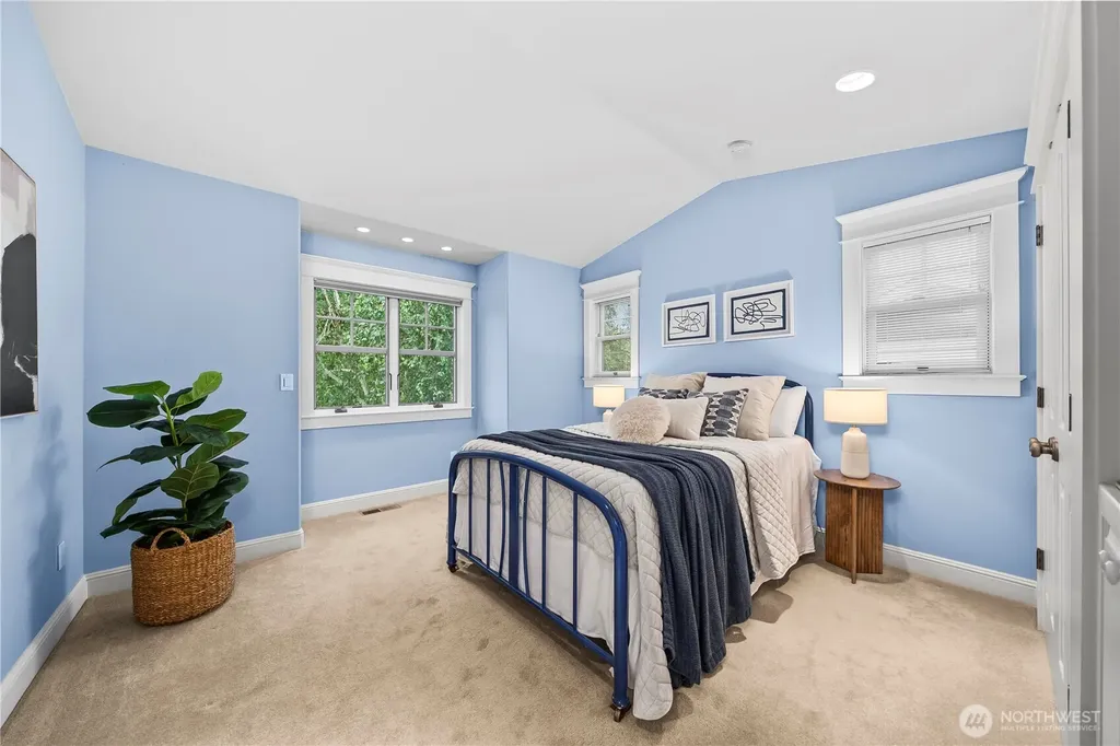 3019 61st Avenue SE Mercer Island WA 98040