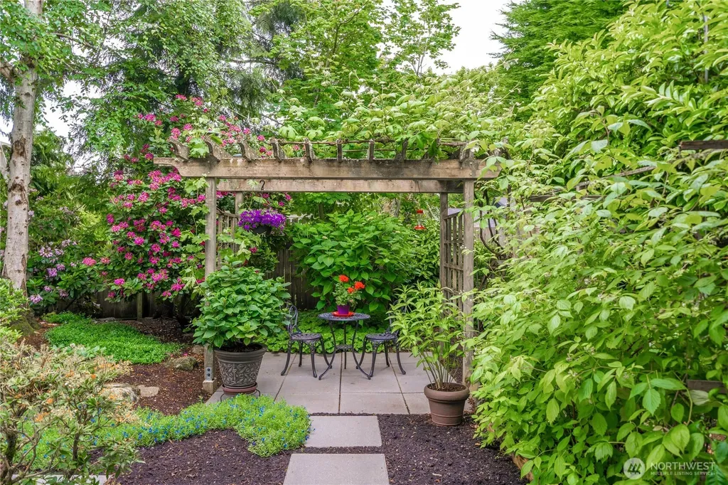 3019 61st Avenue SE Mercer Island WA 98040
