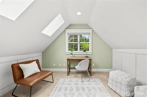 3019 61st Avenue SE Mercer Island WA 98040