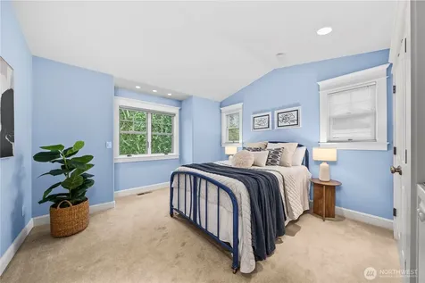 3019 61st Avenue SE Mercer Island WA 98040