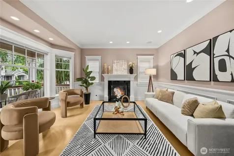3019 61st Avenue SE Mercer Island WA 98040