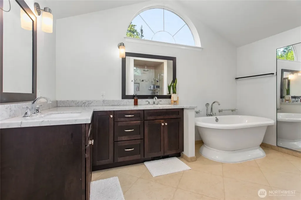 329 Viewcrest Road Bellingham WA 98229