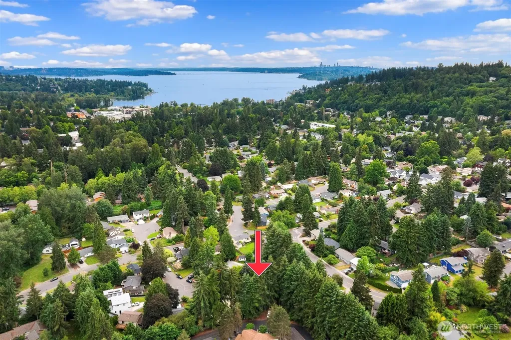 12819 98th Place NE Kirkland WA 98034