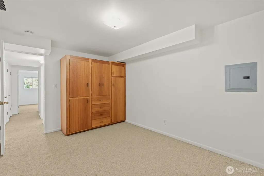 5044 Sand Point Way NE Seattle WA 98105