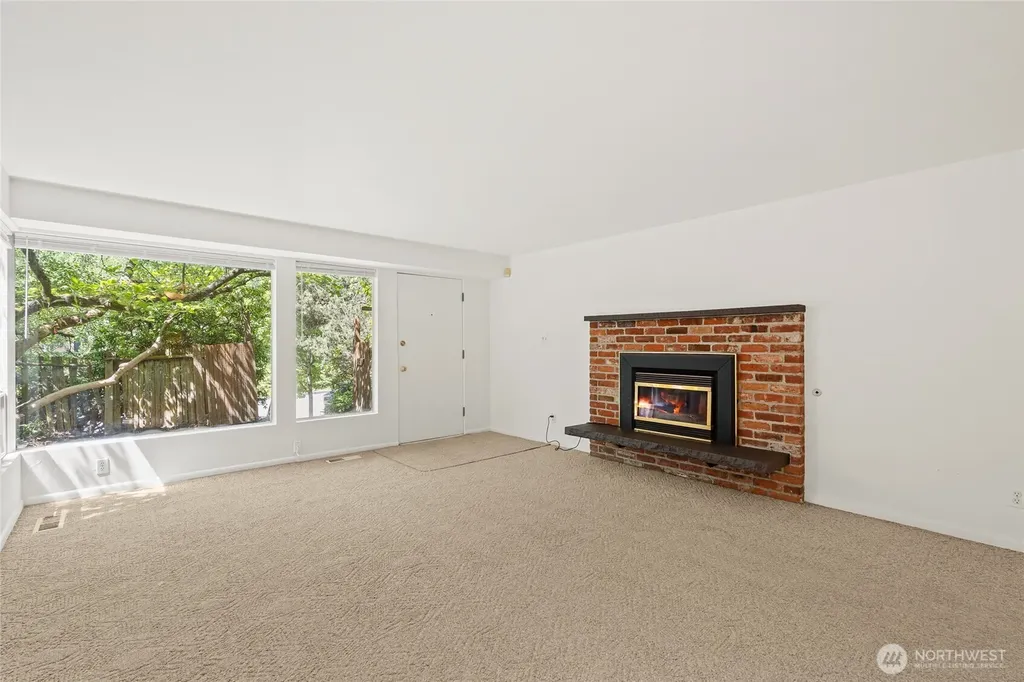5044 Sand Point Way NE Seattle WA 98105