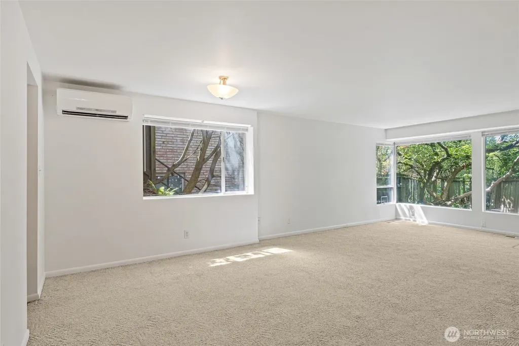 5044 Sand Point Way NE Seattle WA 98105