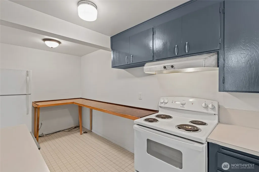 5044 Sand Point Way NE Seattle WA 98105