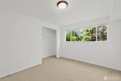 5044 Sand Point Way NE Seattle WA 98105