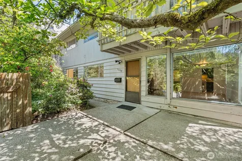5044 Sand Point Way NE Seattle WA 98105