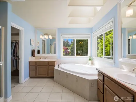 2320 248th Avenue SE Sammamish WA 98075