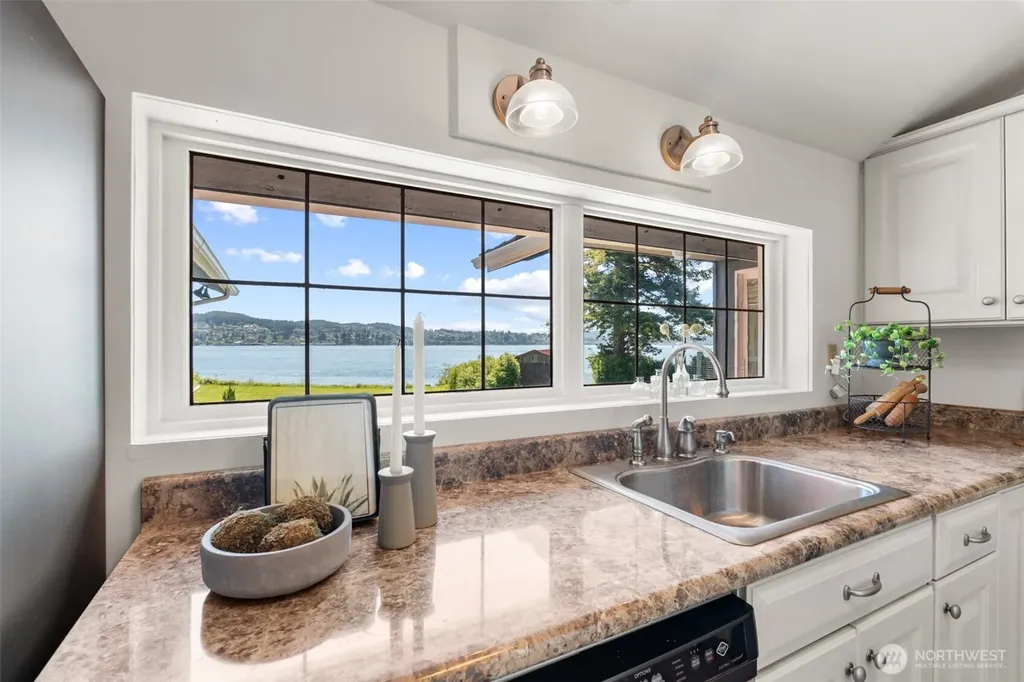 4448 S Shore Drive Anacortes WA 98221