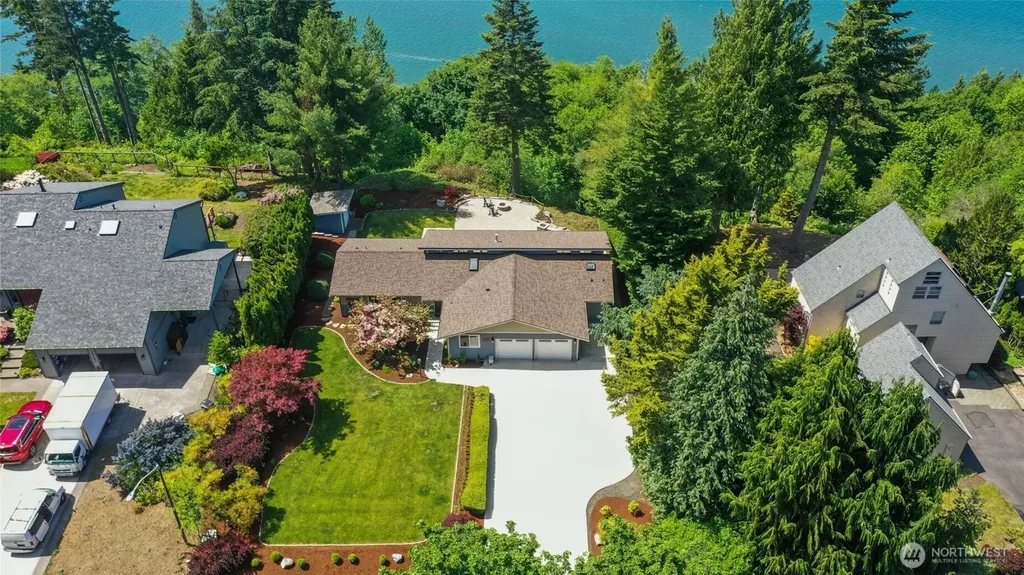 7713 78th Loop NW Olympia WA 98502