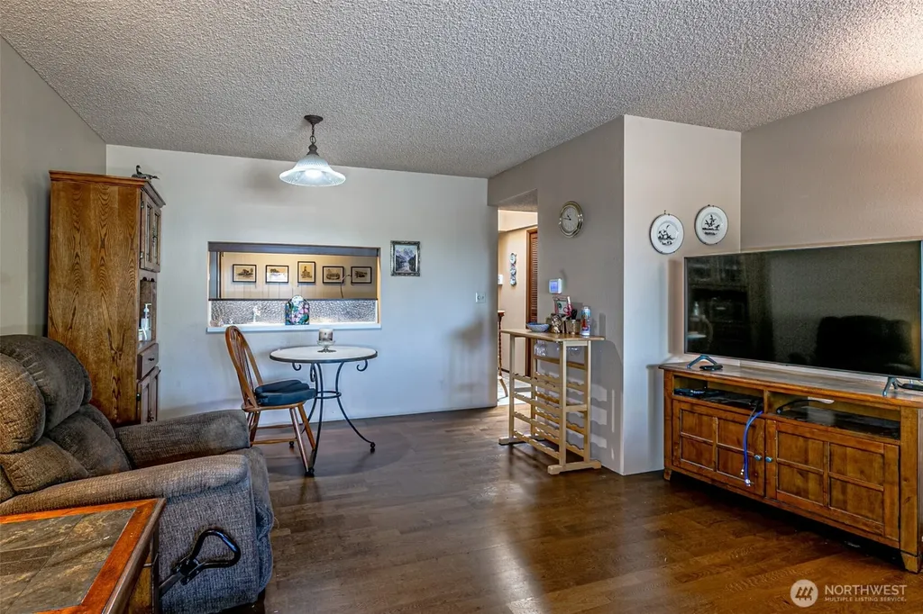 1372 Bel Air Road Tacoma WA 98406