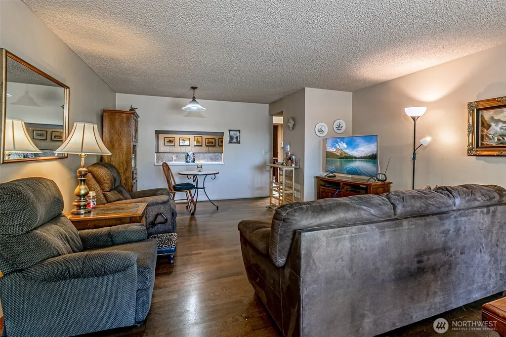 1372 Bel Air Road Tacoma WA 98406