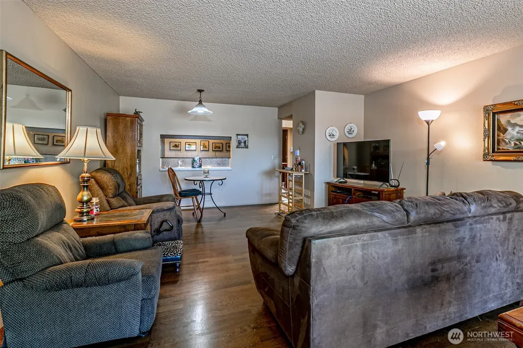 1372 Bel Air Road Tacoma WA 98406