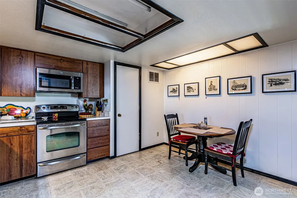 1372 Bel Air Road Tacoma WA 98406