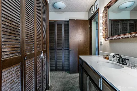 1372 Bel Air Road Tacoma WA 98406
