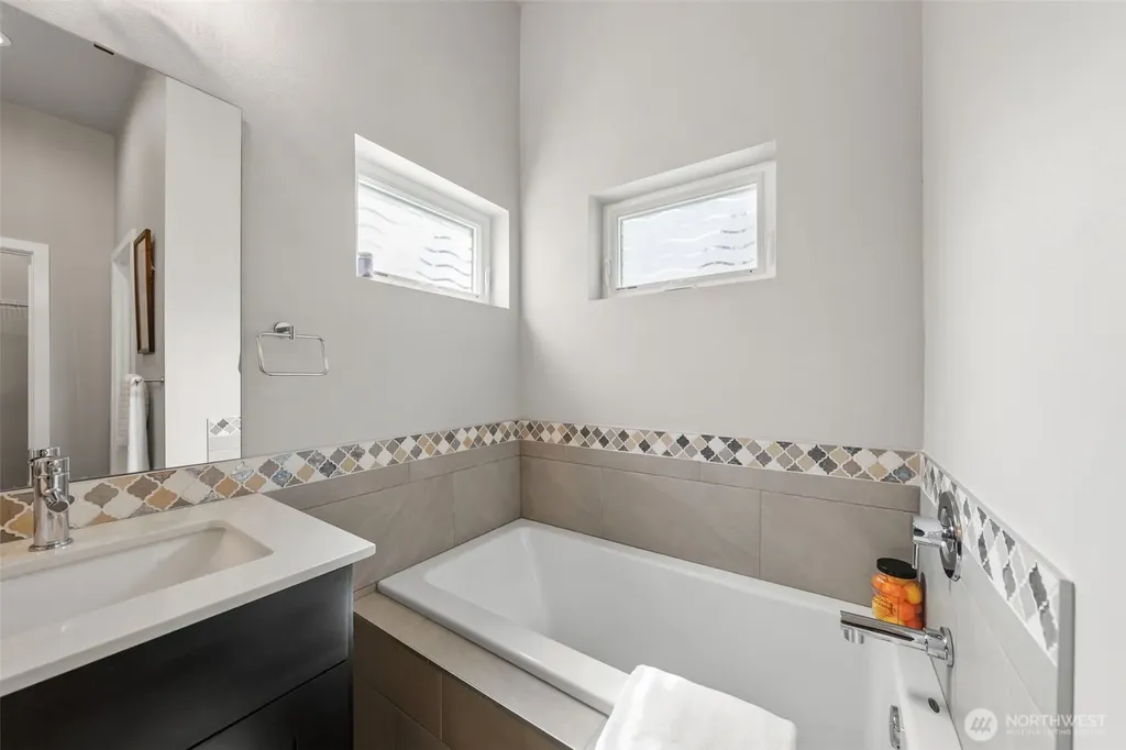 1086 Collier Place SW Issaquah WA 98027