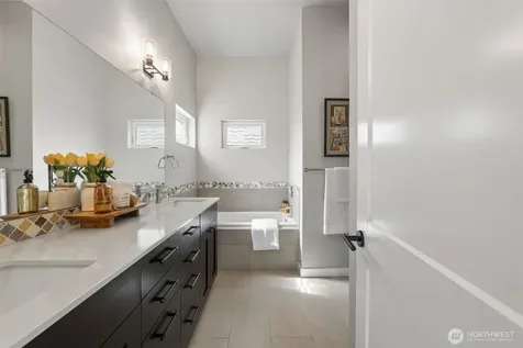 1086 Collier Place SW Issaquah WA 98027