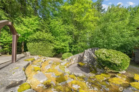 1086 Collier Place SW Issaquah WA 98027