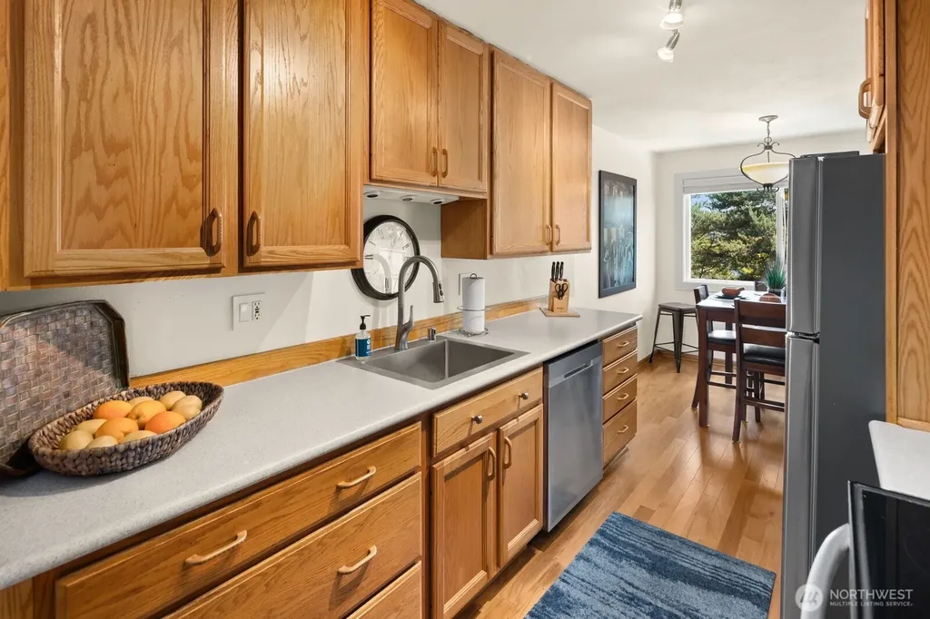 3711 26th Place W Seattle WA 98199